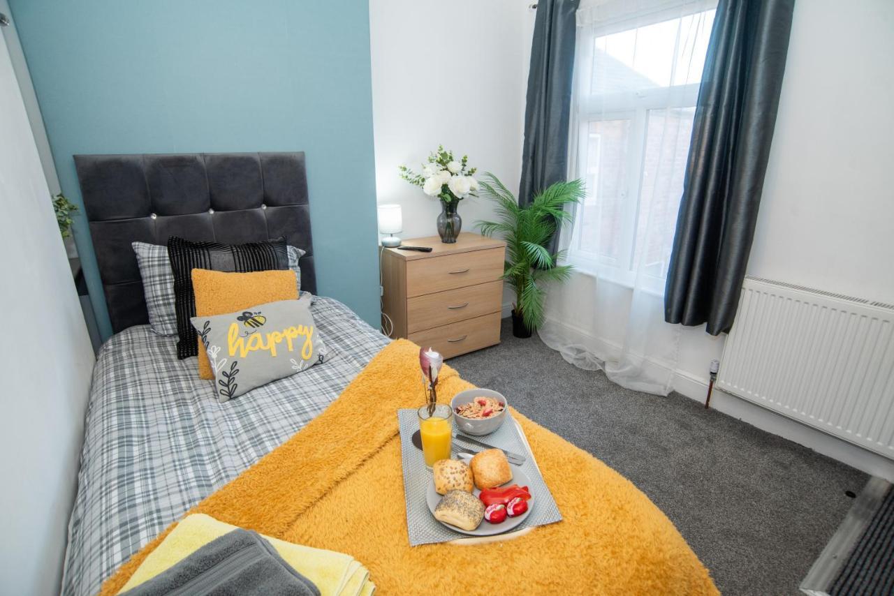 Bentley House With En-Suites Crewe Buitenkant foto
