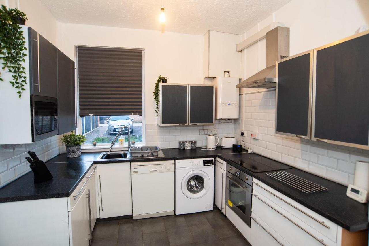 Bentley House With En-Suites Crewe Buitenkant foto